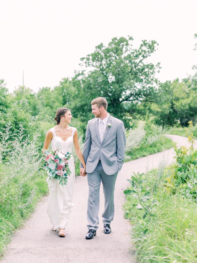 must have photos on your wedding day